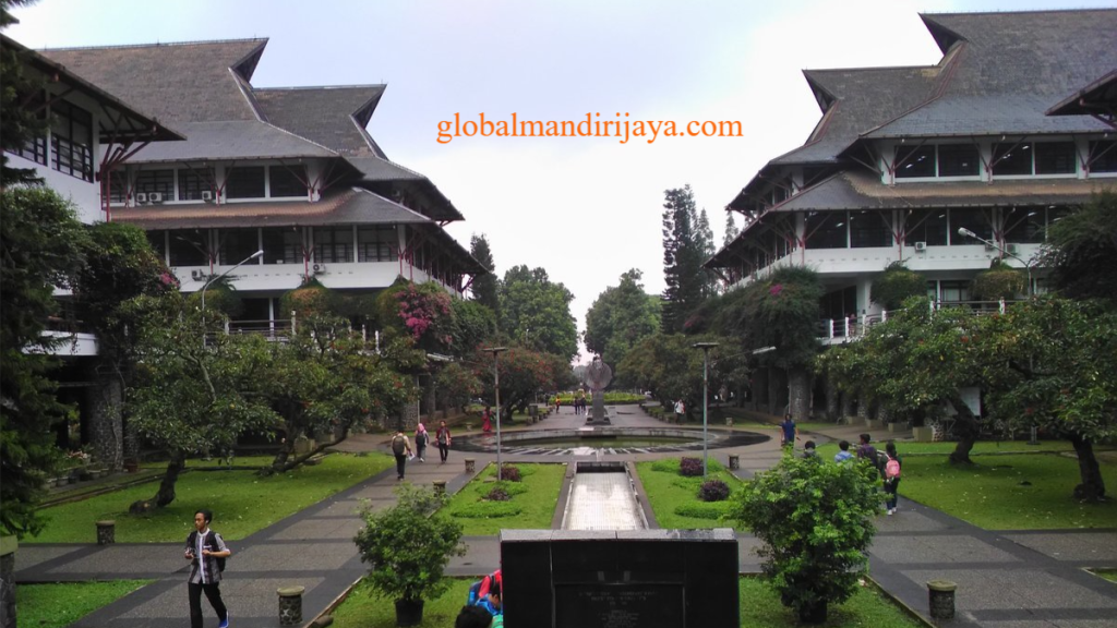 Universitas Fakultas Biologi Terbaik